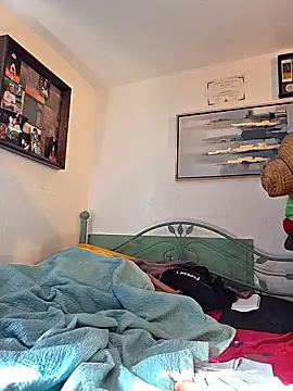 Snapshot of zluttywhore81 chatting on November 27, 2025, 5:02 pm zluttywhore81 online show from November 27, 2025, 5:02 pm