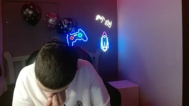 Snapshot of JackSwan18 chatting on January 6, 2025, 12:46 pm JackSwan18 online show from January 6, 2025, 12:46 pm