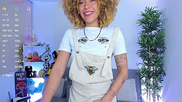 Snapshot of natty_romanof_18 chatting on October 13, 2025, 10:39 am natty romanof 18 online show from October 13, 2025, 10:39 am