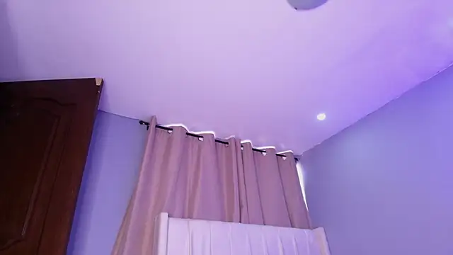 Shenoa1 online show from November 13, 2025, 11:58 am