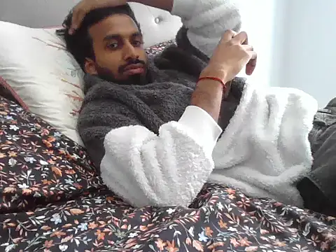 skinny  boy   online show from February 16, 2026, 7:23 pm