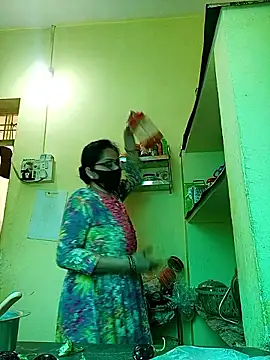 heenage online show from March 27, 2026, 4:54 am