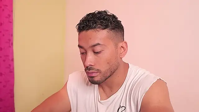 Snapshot of freddsexxx chatting on December 1, 2025, 2:18 pm freddsexxx online show from December 1, 2025, 2:18 pm