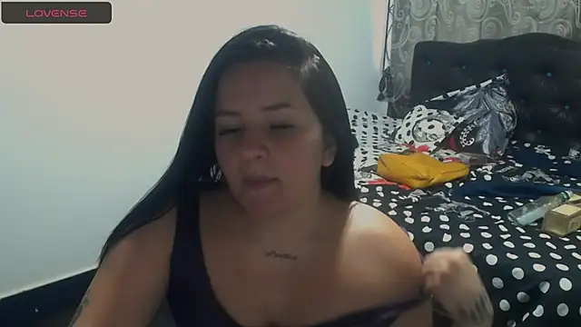 Snapshot of shopyymessyy chatting on February 17, 2025, 8:38 pm shopyymessyy online show from February 17, 2025, 8:38 pm