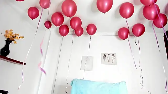 Snapshot of anniesweet- chatting on November 7, 2025, 1:37 pm anniesweet- online show from November 7, 2025, 1:37 pm