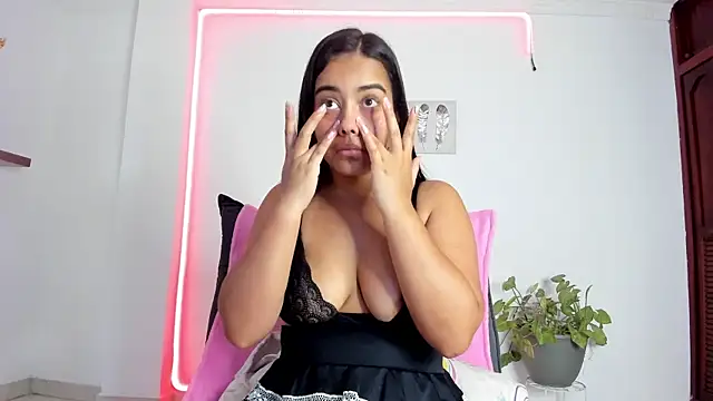 Snapshot of anniesweet- chatting on November 28, 2025, 1:22 pm anniesweet- online show from November 28, 2025, 1:22 pm