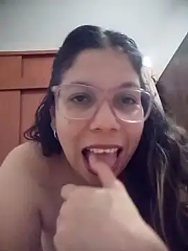 Snapshot of Carliina_Soussa chatting on May 15, 2026, 11:58 pm Carliina Soussa online show from May 15, 2026, 11:58 pm