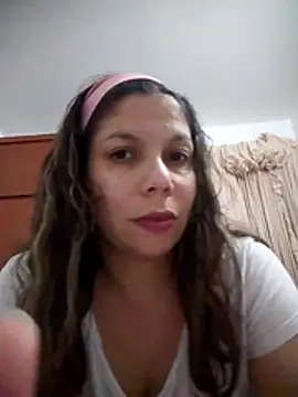 Snapshot of Carliina_Soussa chatting on November 27, 2025, 10:10 pm Carliina Soussa online show from November 27, 2025, 10:10 pm