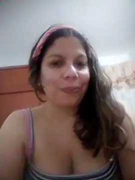 Snapshot of Carliina_Soussa chatting on October 24, 2025, 11:37 pm Carliina Soussa online show from October 24, 2025, 11:37 pm