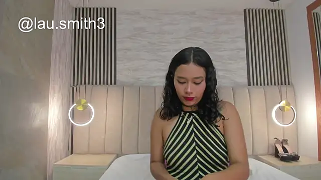 laura smith33 online show from October 29, 2025, 3:00 pm