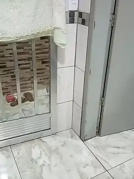 Snapshot of Miilyduarte chatting on February 22, 2025, 2:39 am Miilyduarte online show from February 22, 2025, 2:39 am