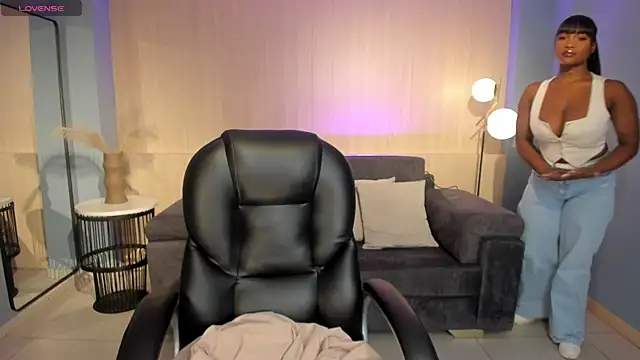 SavannahStorm online show from January 17, 2026, 1:47 pm