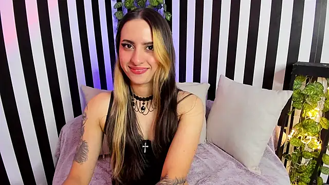 liz goth online show from November 19, 2025, 1:55 pm