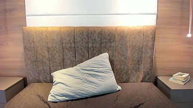 liz goth online show from March 12, 2025, 1:08 pm