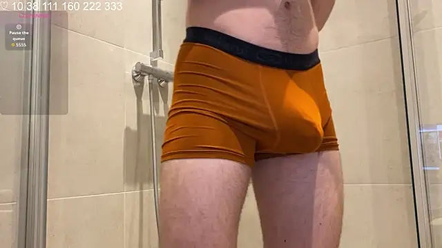 curlyboyy  online show from October 30, 2025, 9:11 pm