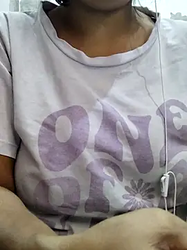 Snapshot of illay_love chatting on October 26, 2025, 6:03 am illay love online show from October 26, 2025, 6:03 am