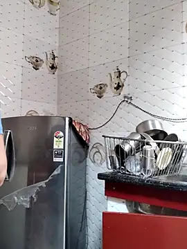 Snapshot of illay_love chatting on November 18, 2025, 5:00 am illay love online show from November 18, 2025, 5:00 am