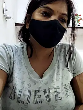 Snapshot of illay_love chatting on November 12, 2025, 6:01 pm illay love online show from November 12, 2025, 6:01 pm