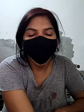 Snapshot of illay_love chatting on October 22, 2025, 5:07 am illay love online show from October 22, 2025, 5:07 am