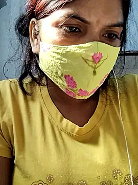 Snapshot of illay_love chatting on November 13, 2025, 6:39 am illay love online show from November 13, 2025, 6:39 am