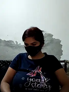 Snapshot of illay_love chatting on November 3, 2025, 3:34 am illay love online show from November 3, 2025, 3:34 am