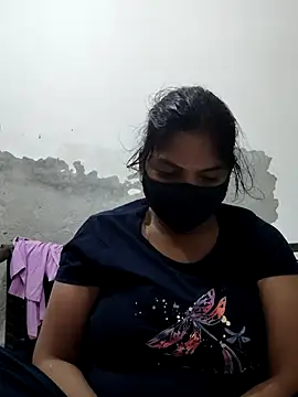 Snapshot of illay_love chatting on November 7, 2025, 3:33 am illay love online show from November 7, 2025, 3:33 am