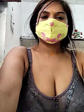 Snapshot of illay_love chatting on May 9, 2026, 6:28 am illay love online show from May 9, 2026, 6:28 am