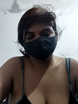 Snapshot of illay_love chatting on May 8, 2026, 6:23 pm illay love online show from May 8, 2026, 6:23 pm