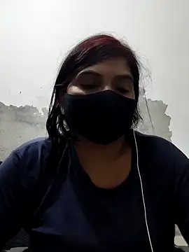 Snapshot of illay_love chatting on October 22, 2025, 5:12 pm illay love online show from October 22, 2025, 5:12 pm