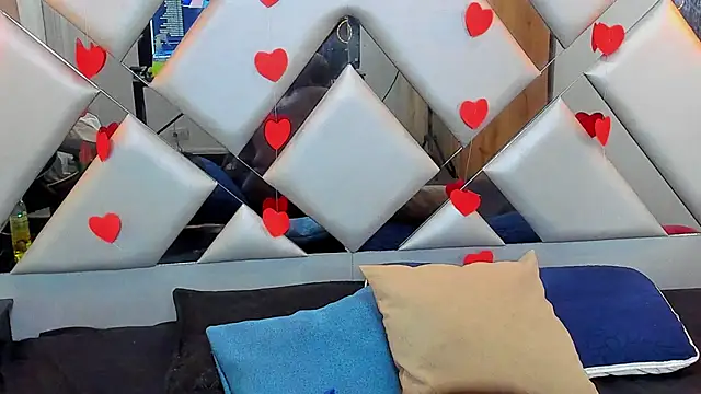 Snapshot of Nahomi-Hill chatting on February 16, 2025, 1:36 am Nahomi-Hill online show from February 16, 2025, 1:36 am