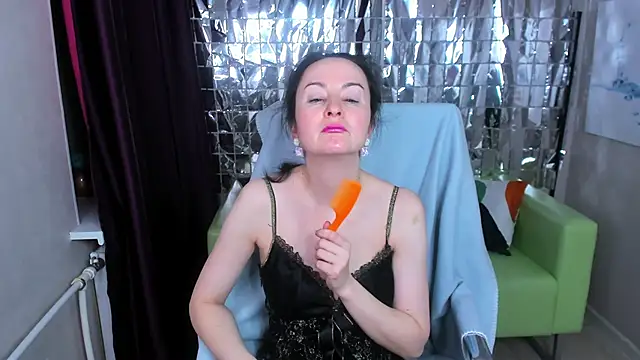 Ninasaaaa online show from February 17, 2025, 6:06 pm