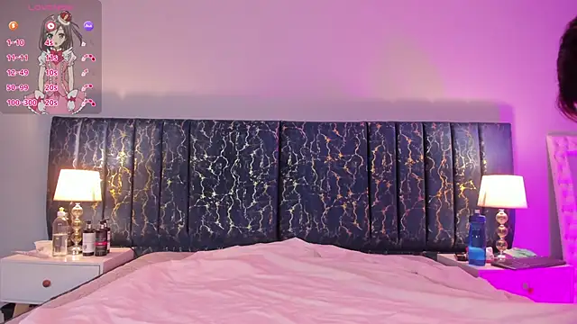 Sophia Lemos online show from November 6, 2025, 2:10 pm