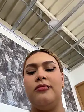 SofiaJoness  online show from November 20, 2025, 8:09 pm