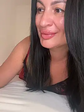 Helena7077 online show from July 9, 2026, 3:33 pm