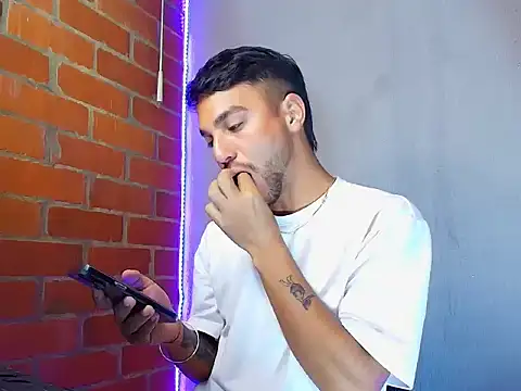 Leandro valenzuela online show from October 20, 2025, 11:05 pm