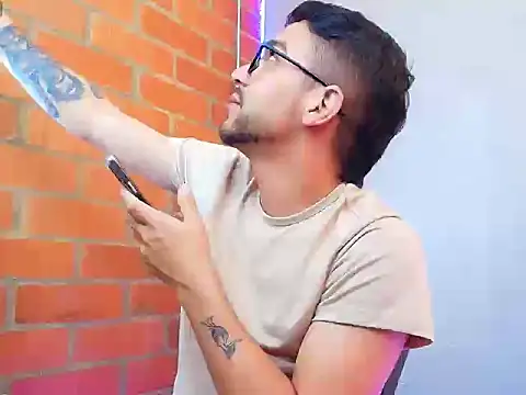 Leandro valenzuela online show from October 4, 2025, 8:10 pm