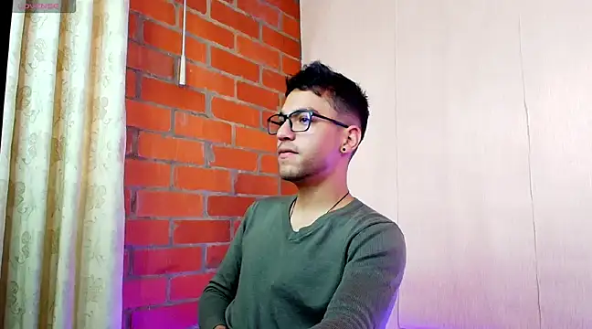 Leandro valenzuela online show from March 13, 2025, 3:39 pm