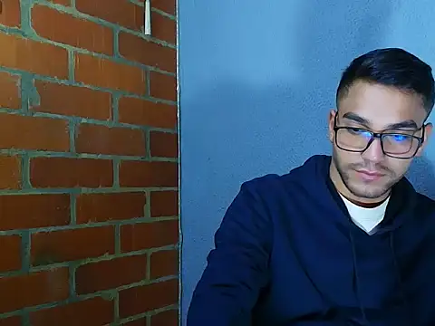 Leandro valenzuela online show from September 21, 2025, 2:06 am