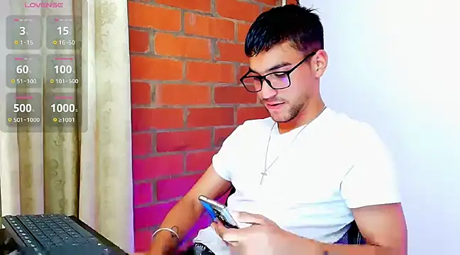 Leandro valenzuela online show from March 21, 2025, 6:07 pm