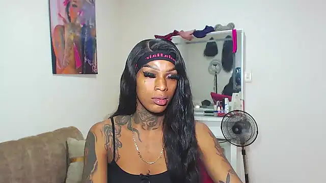 Snapshot of badgirls_cx chatting on April 18, 2026, 6:21 pm badgirls cx online show from April 18, 2026, 6:21 pm