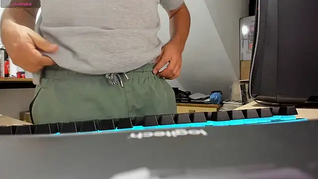 Snapshot of Jhonatan_Morales_S chatting on October 14, 2025, 5:41 am Jhonatan Morales S online show from October 14, 2025, 5:41 am