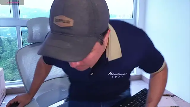 Snapshot of Jhonatan_Morales_S chatting on February 8, 2025, 10:19 pm Jhonatan Morales S online show from February 8, 2025, 10:19 pm