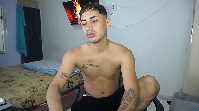 Snapshot of boy_latino_sex chatting on March 26, 2026, 3:32 pm boy latino sex online show from March 26, 2026, 3:32 pm