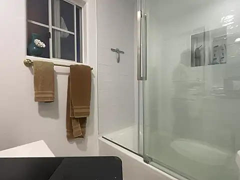 Snapshot of RuffClvb chatting on December 24, 2024, 1:16 am RuffClvb online show from December 24, 2024, 1:16 am