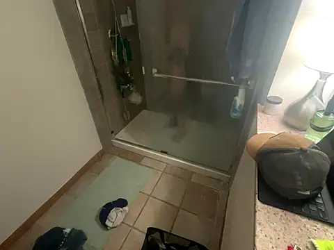 Snapshot of RuffClvb chatting on December 6, 2024, 12:51 am RuffClvb online show from December 6, 2024, 12:51 am