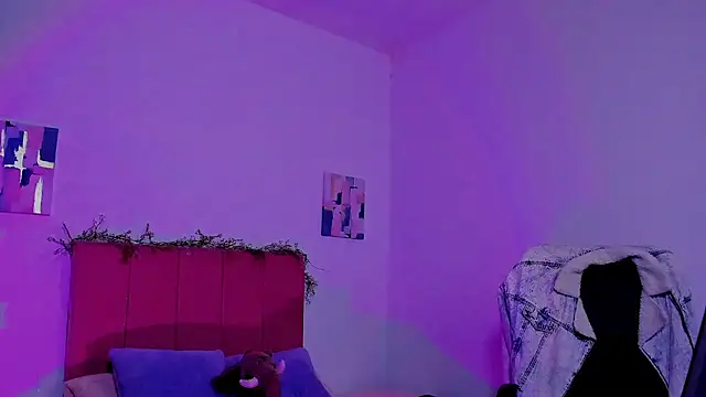 Charlee pink online show from October 26, 2025, 2:01 am