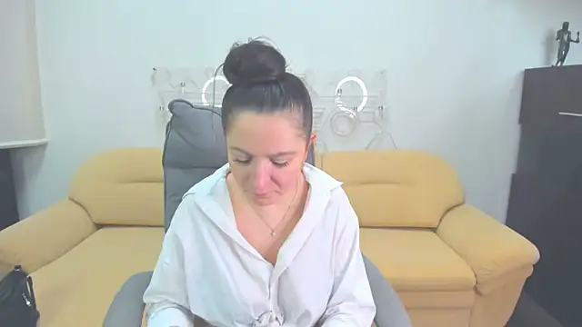 Snapshot of AngellLika chatting on March 6, 2026, 1:06 pm AngellLika online show from March 6, 2026, 1:06 pm