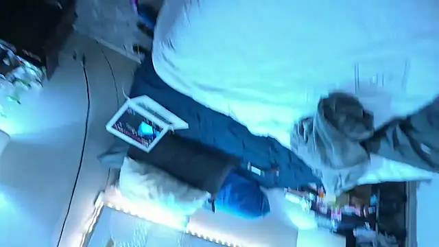 Snapshot of ChillzPnp chatting on January 11, 2026, 12:01 pm ChillzPnp online show from January 11, 2026, 12:01 pm