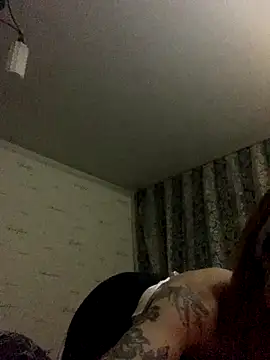 Kisasex1010 online show from November 14, 2025, 7:39 pm