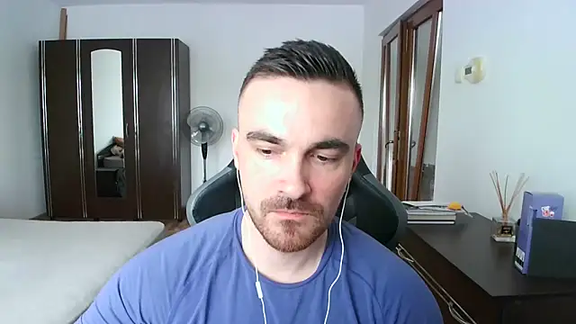 Snapshot of mu5clemania2 chatting on May 2, 2026, 10:42 am mu5clemania2 online show from May 2, 2026, 10:42 am
